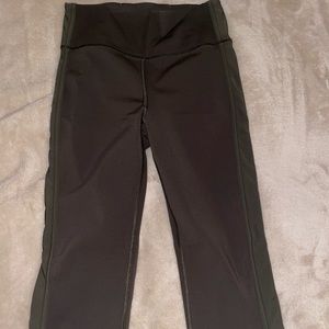 Lululemon cropped leggings for sale!